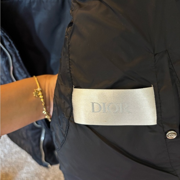 DIOR OBLIQUE SLEEVELESS DOWN
JACKET VEST - Picture 4 of 5